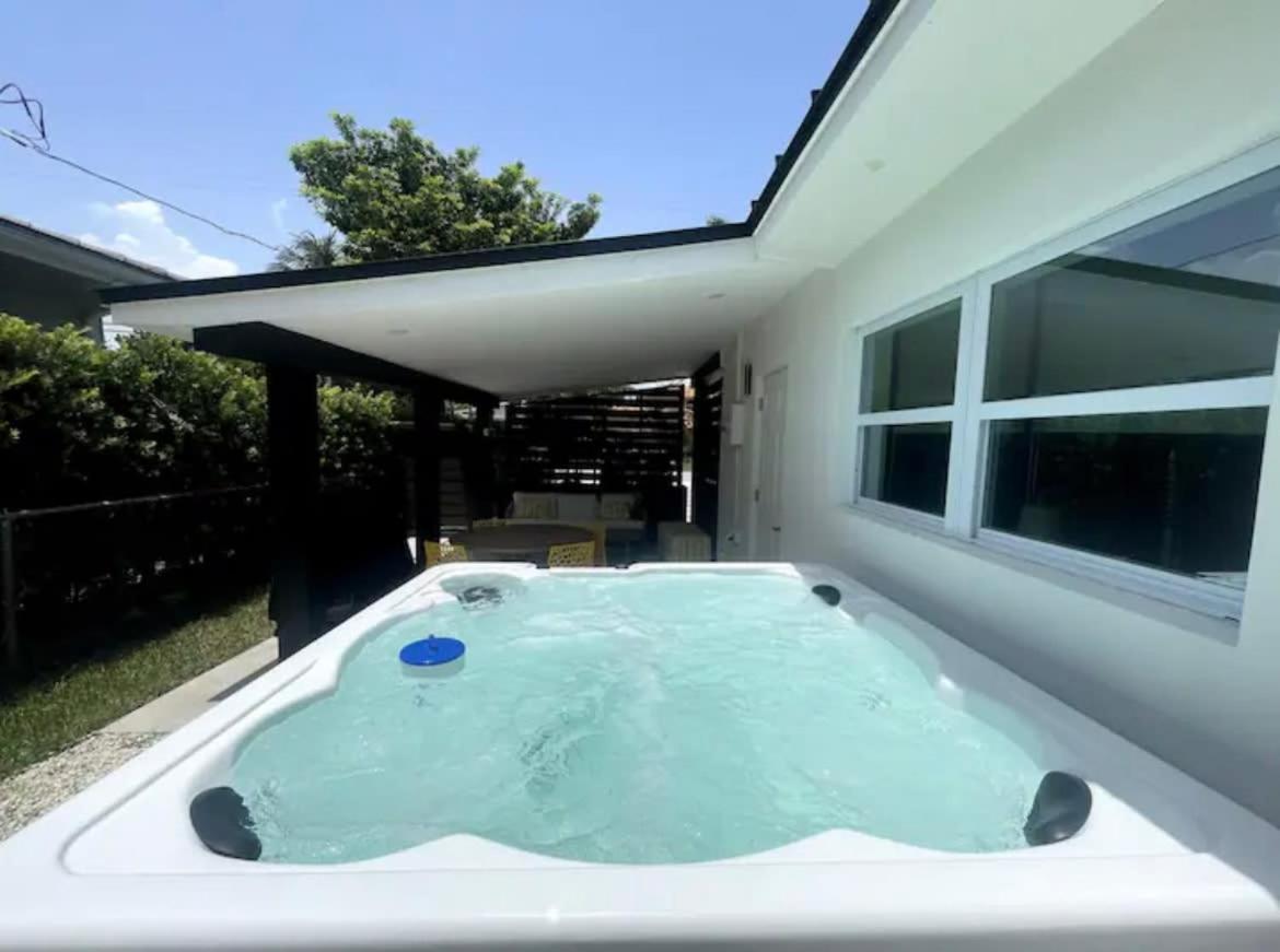 Casa Ana - Cozy Space Hot Tub And Large Fenced Yard Villa Miami Bagian luar foto